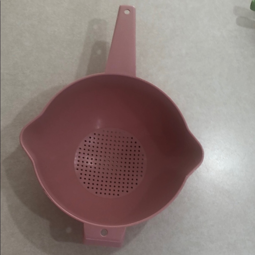 Tupperware Strainer 9.5”